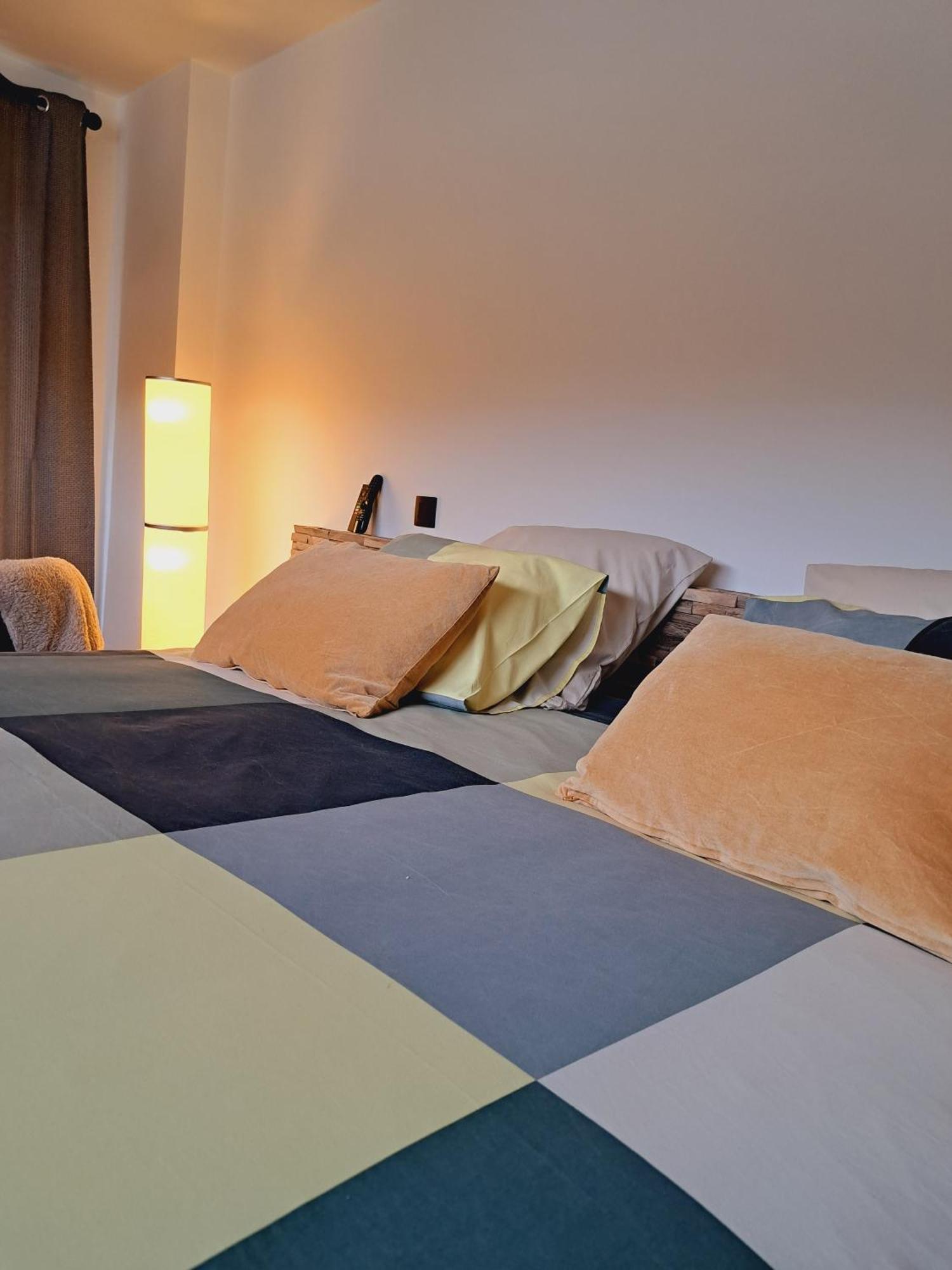 Amikalement Votre - Gite 2 Personnes ลา-โรช-ออง-อาร์เดน ภายนอก รูปภาพ