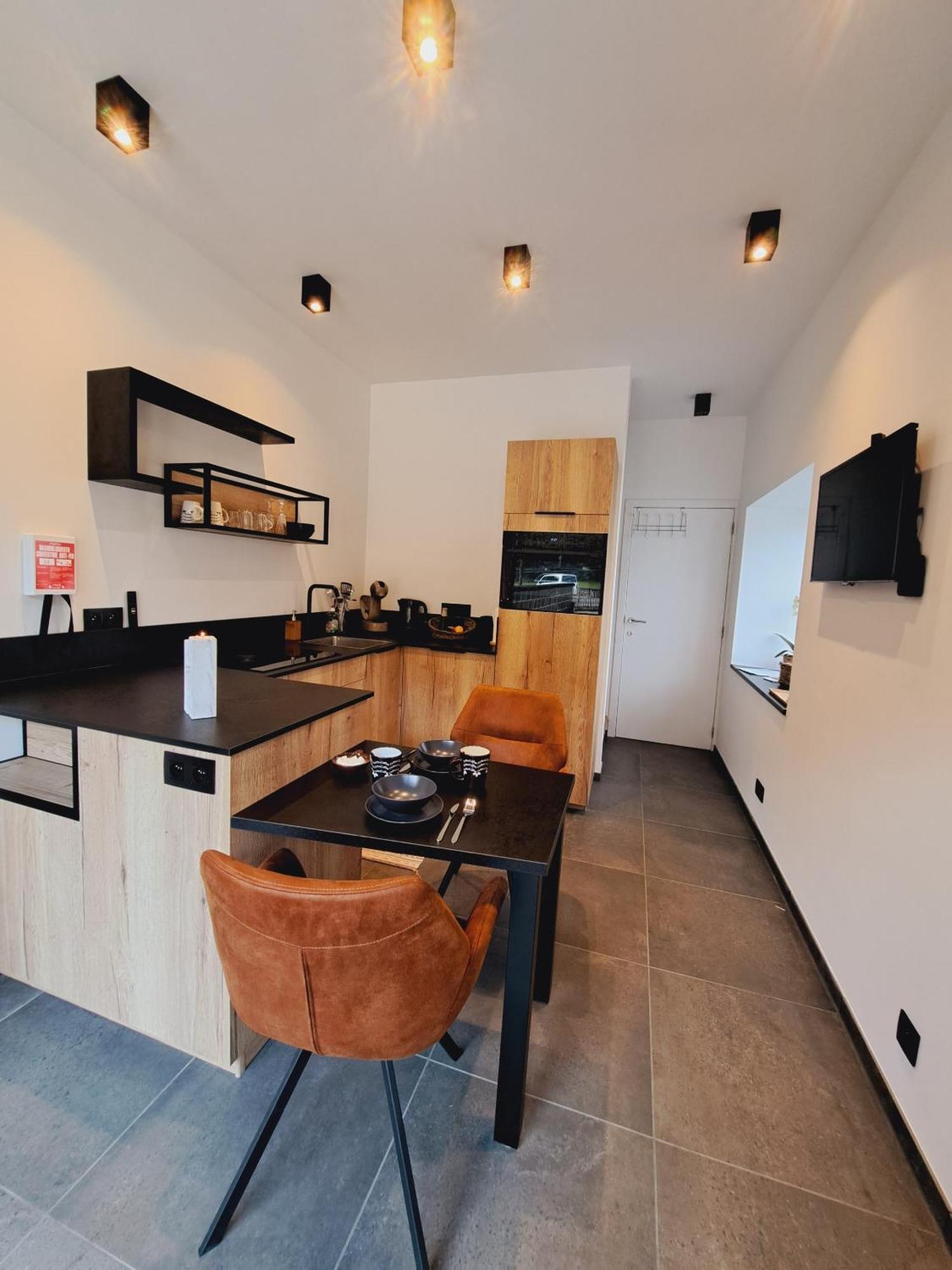 Amikalement Votre - Gite 2 Personnes ลา-โรช-ออง-อาร์เดน ภายนอก รูปภาพ